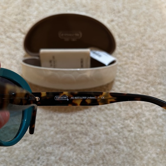 NWT Lindsay Coach Sunglasses in Turquoise and Turtle Shell - Picture 4 of 8